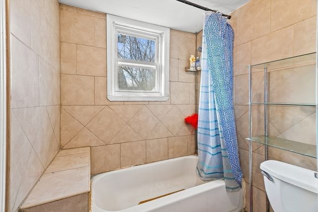 97 Huntington St, Brockton, MA 02301