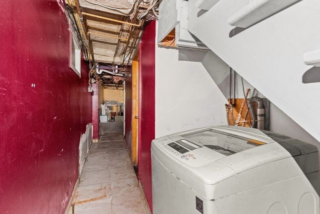 97 Huntington St, Brockton, MA 02301