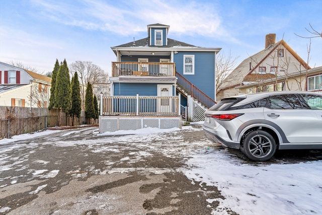 97 Huntington St, Brockton, MA 02301