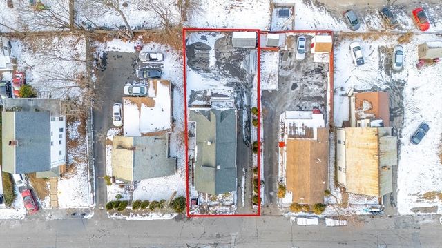 97 Huntington St, Brockton, MA 02301