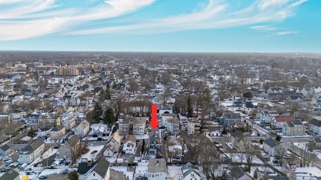 97 Huntington St, Brockton, MA 02301