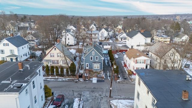 97 Huntington St, Brockton, MA 02301