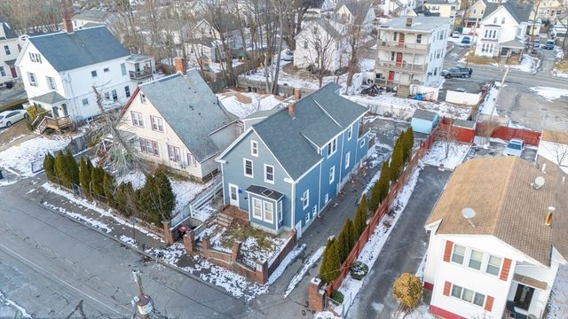 97 Huntington St, Brockton, MA 02301