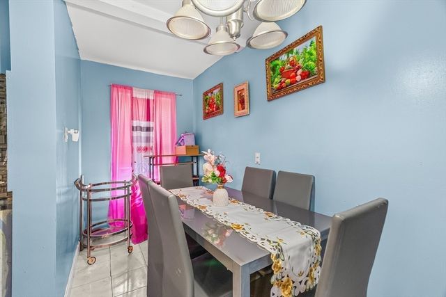 97 Huntington St, Brockton, MA 02301