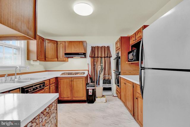 402 KERBY HILL RD, Fort Washington, MD 20744