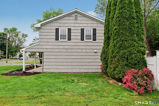 44 Barmore Drive West, Stamford, CT 06905