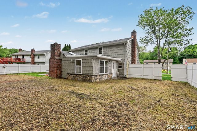 44 Barmore Drive West, Stamford, CT 06905