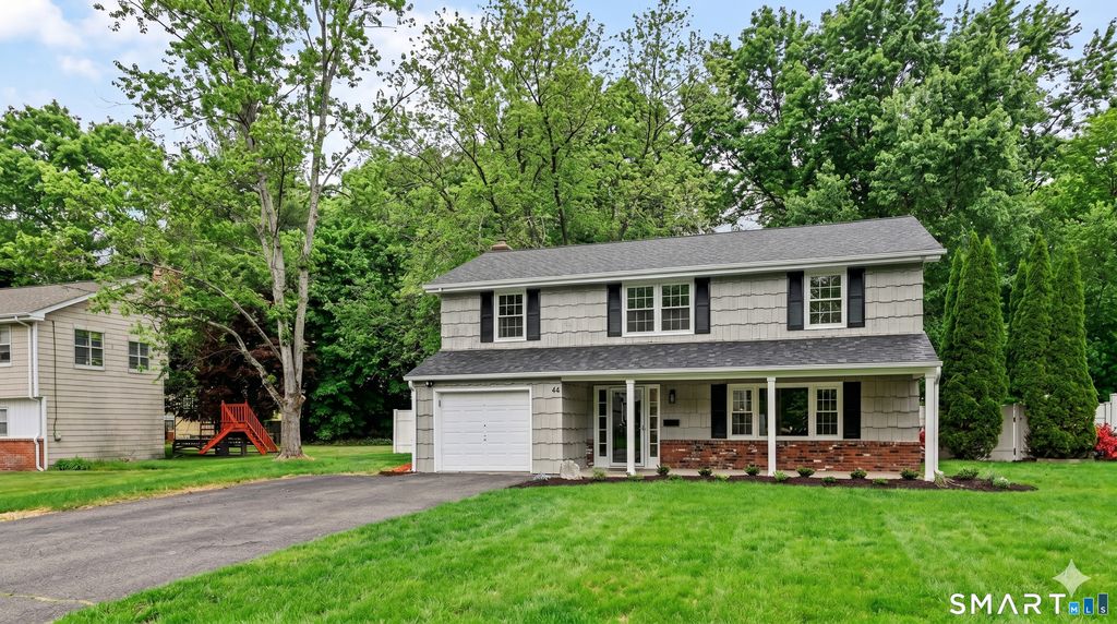 44 Barmore Drive West, Stamford, CT 06905