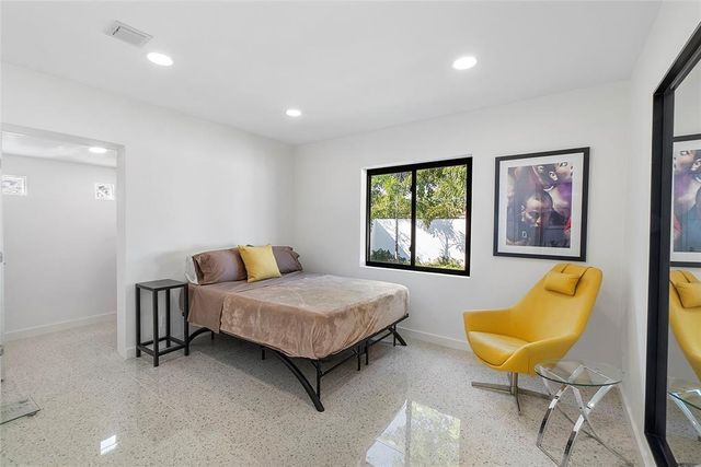 450 N Victoria Park Rd, Fort Lauderdale, FL 33301