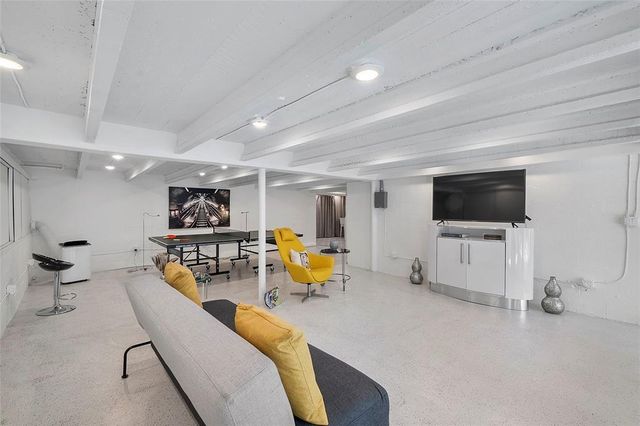 450 N Victoria Park Rd, Fort Lauderdale, FL 33301