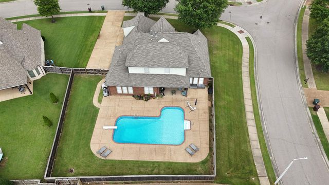 775 CRIMSON OAKS LN, Collierville, TN 38017