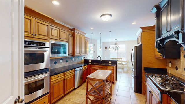 775 CRIMSON OAKS LN, Collierville, TN 38017