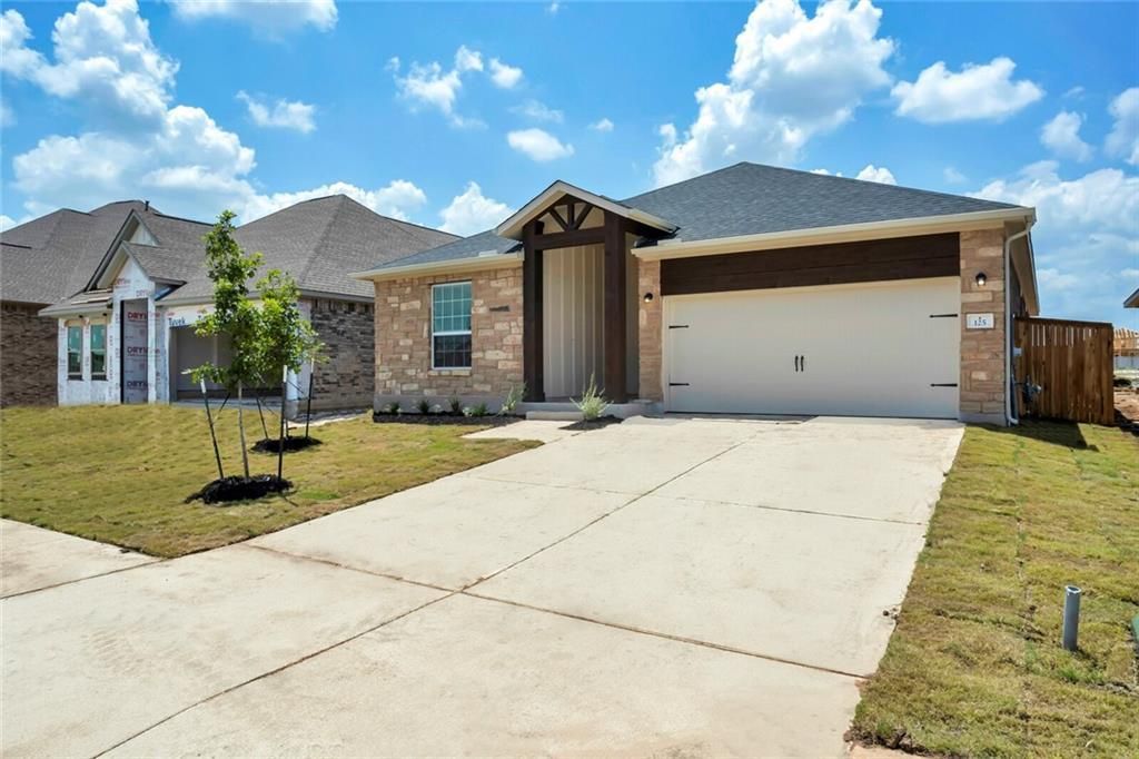 125 Camella ST, Liberty Hill, TX 78642