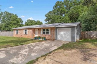 5600 Mulat Rd, Milton, FL 32583