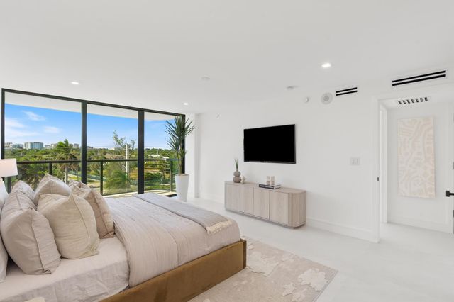 250 S. Ocean Blvd. 3e & 3f, Boca Raton, FL 33432