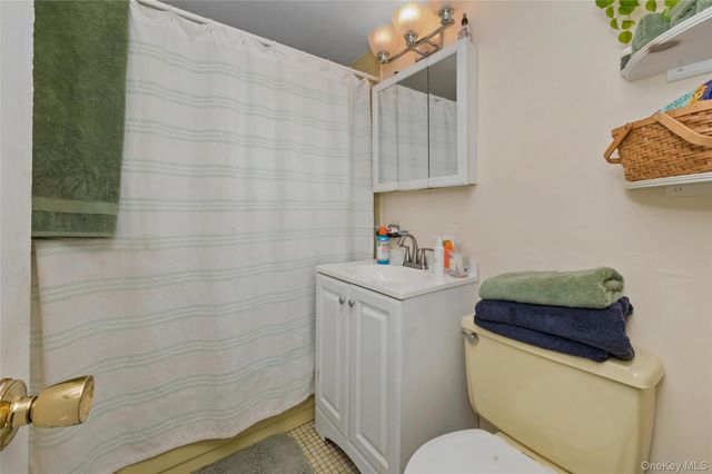 54 Acapulco Street, Atlantic Beach, NY 11509