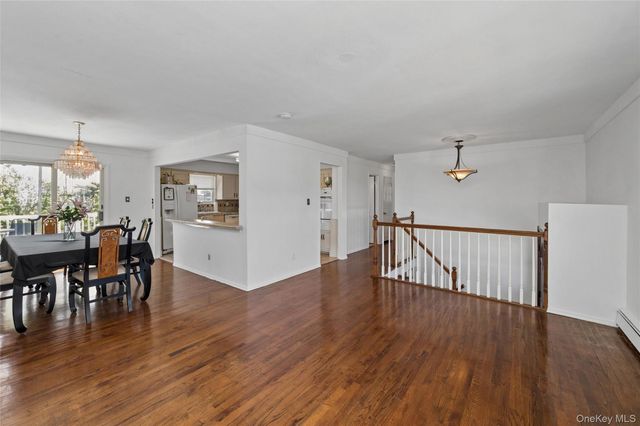54 Acapulco Street, Atlantic Beach, NY 11509