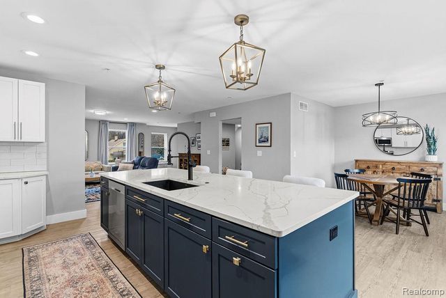 202 Oakwood Street, Holly Village, MI 48442