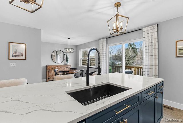 202 Oakwood Street, Holly Village, MI 48442