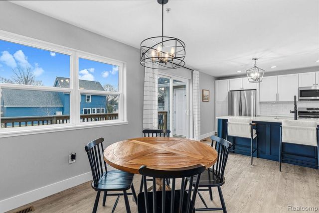 202 Oakwood Street, Holly Village, MI 48442