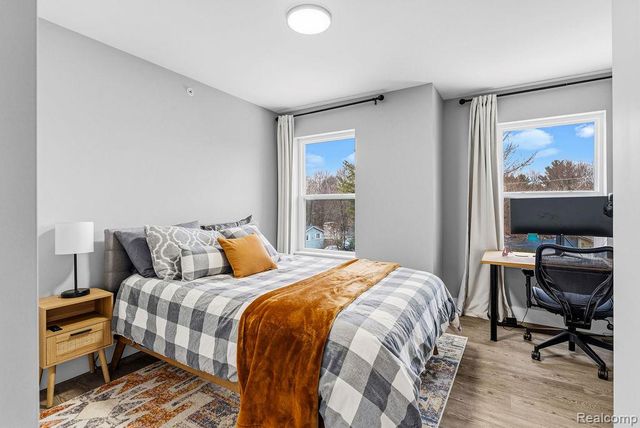 202 Oakwood Street, Holly Village, MI 48442