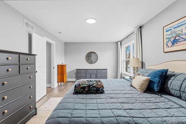 202 Oakwood Street, Holly Village, MI 48442