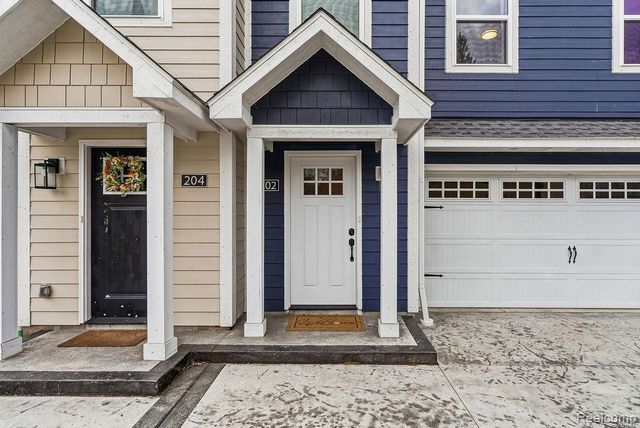 202 Oakwood Street, Holly Village, MI 48442