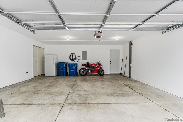 202 Oakwood Street, Holly Village, MI 48442