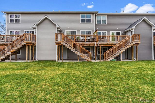 202 Oakwood Street, Holly Village, MI 48442