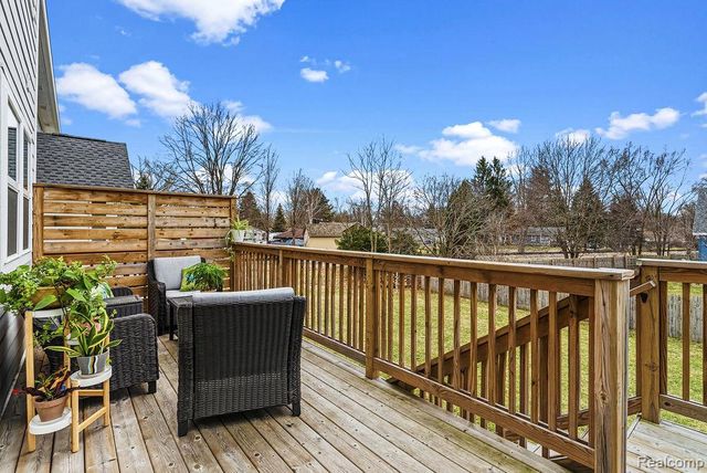 202 Oakwood Street, Holly Village, MI 48442