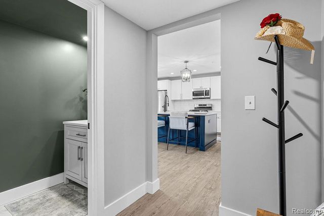 202 Oakwood Street, Holly Village, MI 48442