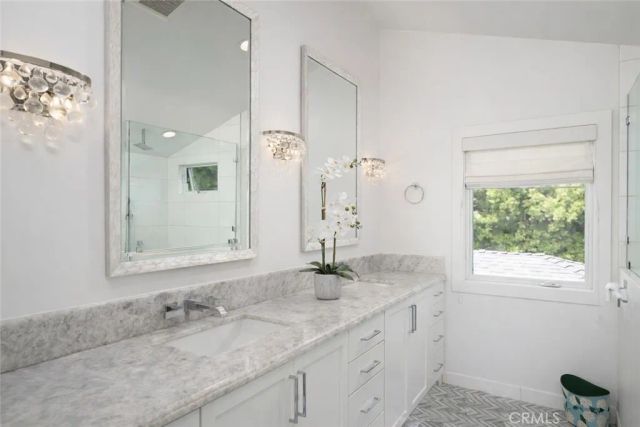 519 Signal Road, Newport Beach, CA 92663