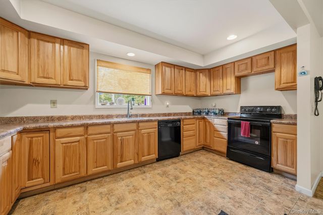 21 Midway Drive, Monroe, NY 10950