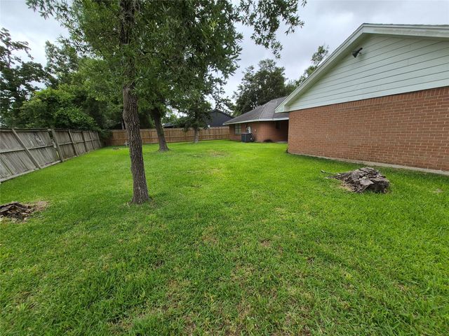 814 Oak Leaf Street, La Porte, TX 77571