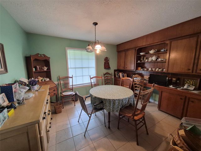814 Oak Leaf Street, La Porte, TX 77571