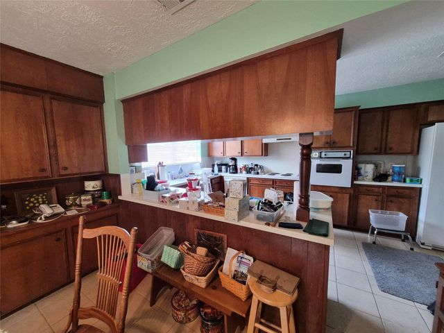 814 Oak Leaf Street, La Porte, TX 77571