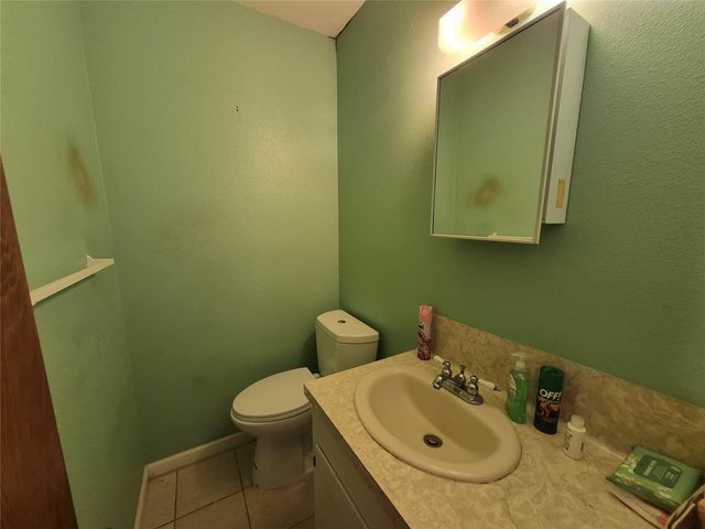 814 Oak Leaf Street, La Porte, TX 77571