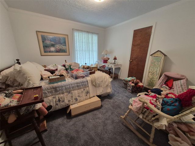 814 Oak Leaf Street, La Porte, TX 77571