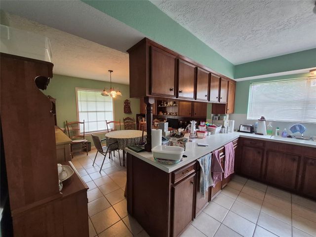 814 Oak Leaf Street, La Porte, TX 77571