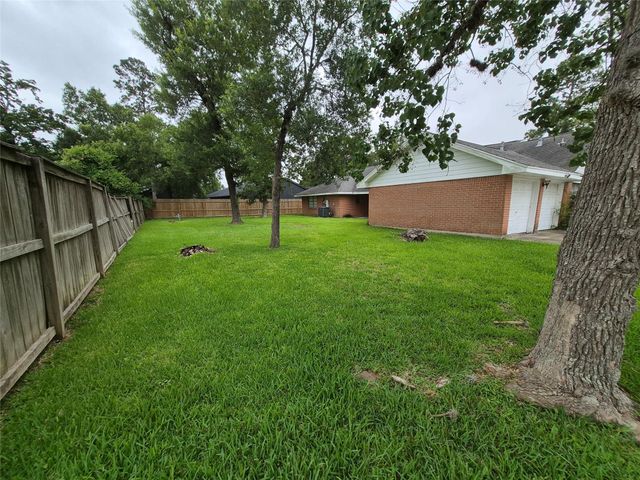 814 Oak Leaf Street, La Porte, TX 77571