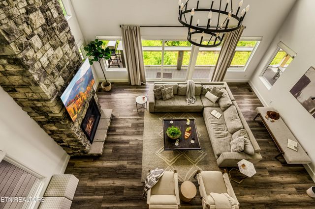 712 Bear Walk Way, Gatlinburg, TN 37738