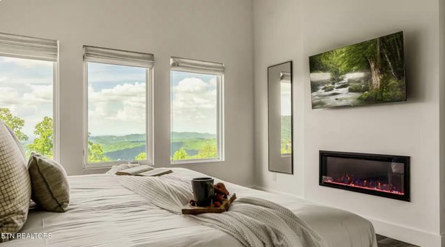 712 Bear Walk Way, Gatlinburg, TN 37738
