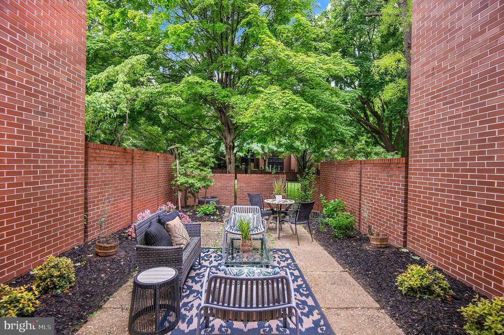 Image 13 of property listing at 1410 MASON ST, Baltimore, MD 21217