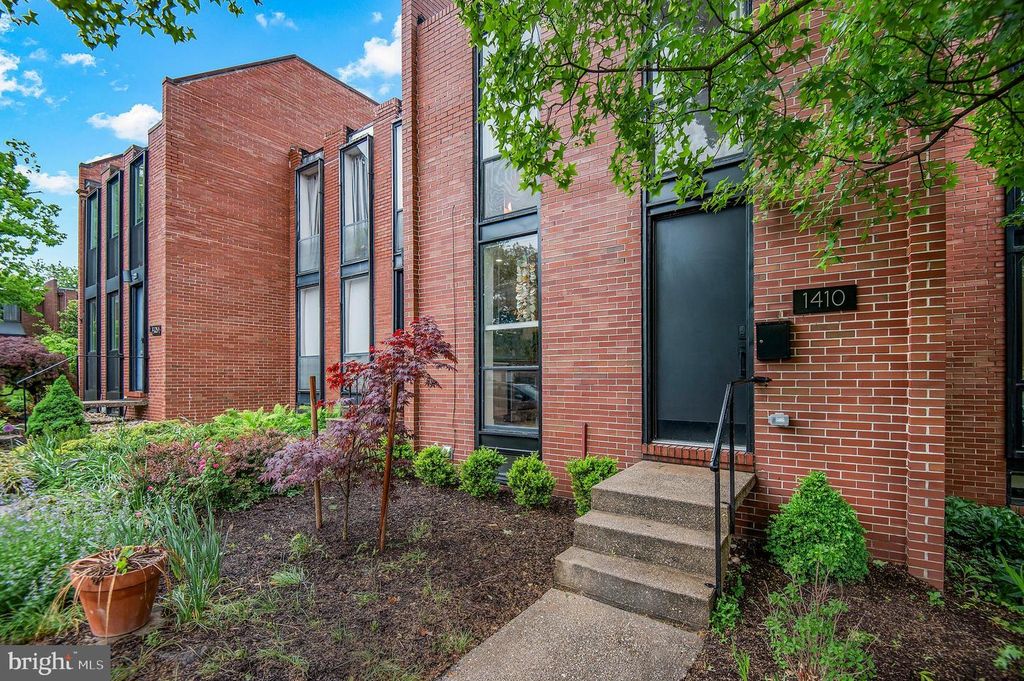 Image 2 of property listing at 1410 MASON ST, Baltimore, MD 21217