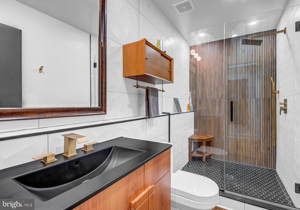 Image 20 of property listing at 1410 MASON ST, Baltimore, MD 21217