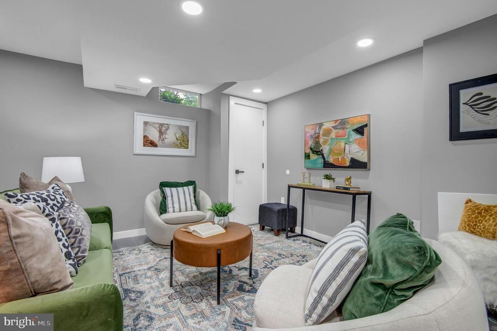 Image 24 of property listing at 1410 MASON ST, Baltimore, MD 21217