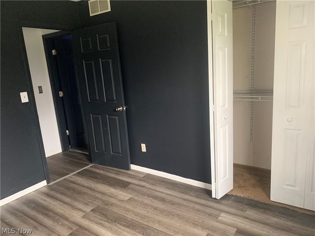 238 Raymond Avenue NW, Warren, OH 44483