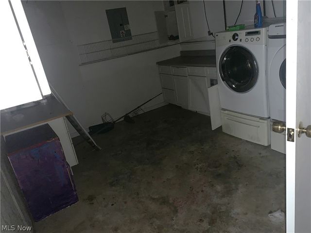 238 Raymond Avenue NW, Warren, OH 44483