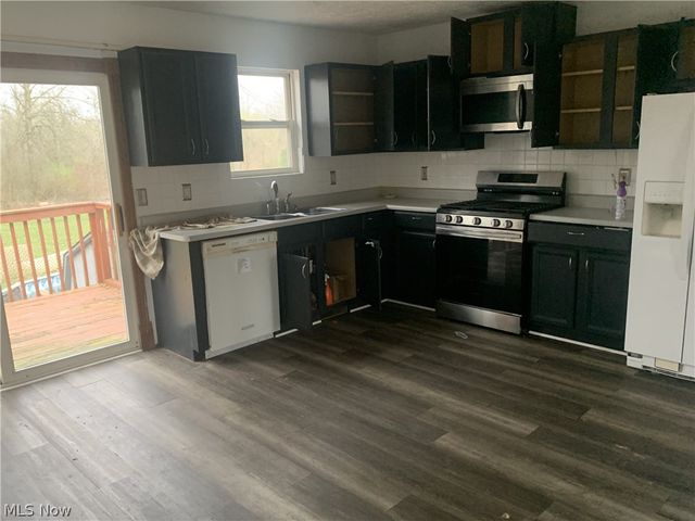 238 Raymond Avenue NW, Warren, OH 44483