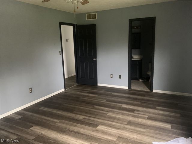 238 Raymond Avenue NW, Warren, OH 44483